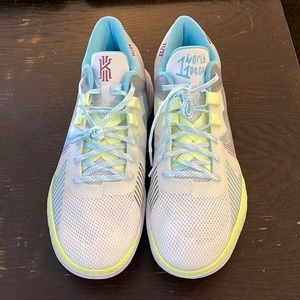 Nike Airzoom Kyrie Irving Flytrap V White Sweet Beet Grey Fog Men 12 Women 13.5